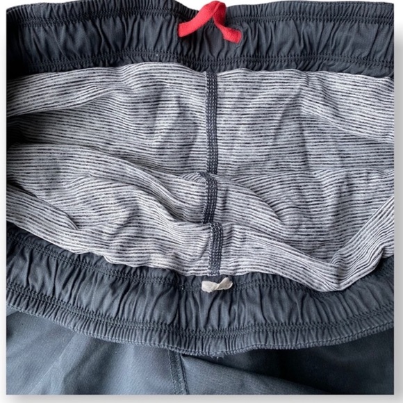 Mint Lululemon shorts size 4 double layer workout shorts running draw string - Picture 4 of 7